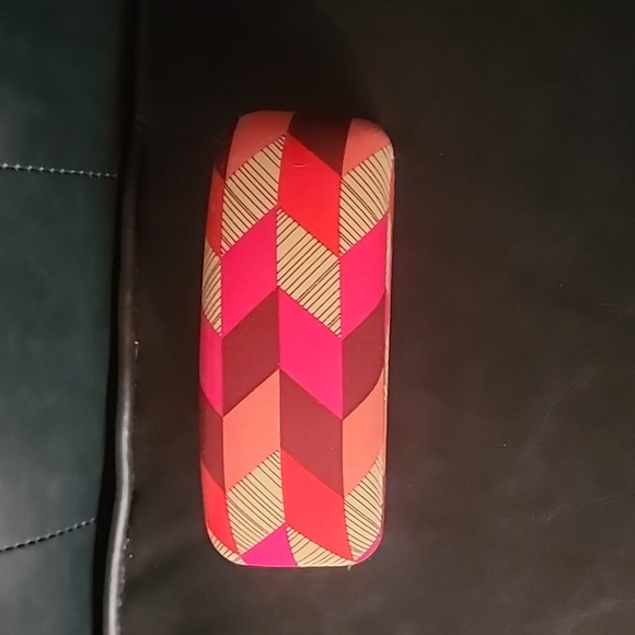 Clamshell Eyeglass Case - Picture 2 of 2